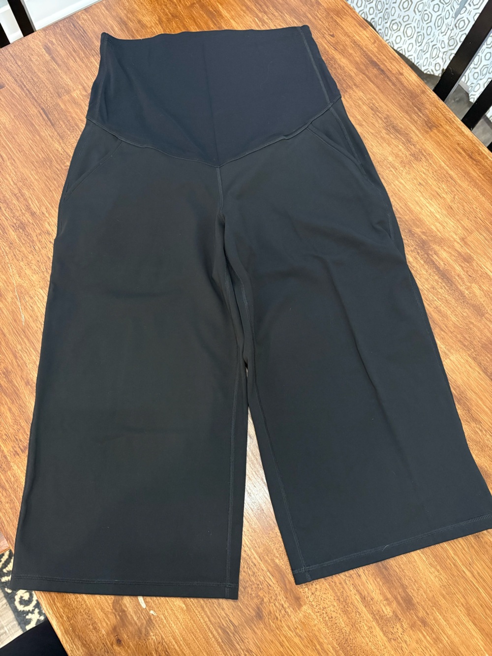 G4Free Wide-Leg Maternity Crop Pants